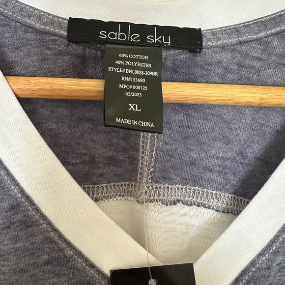 Sable Sky Game Day Mama T-Shirt - White and Gray V- Neck XL Gift for Mom - Picture 2 of 8